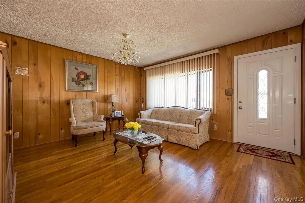 451 Nassau Boulevard Williston Park NY 11596