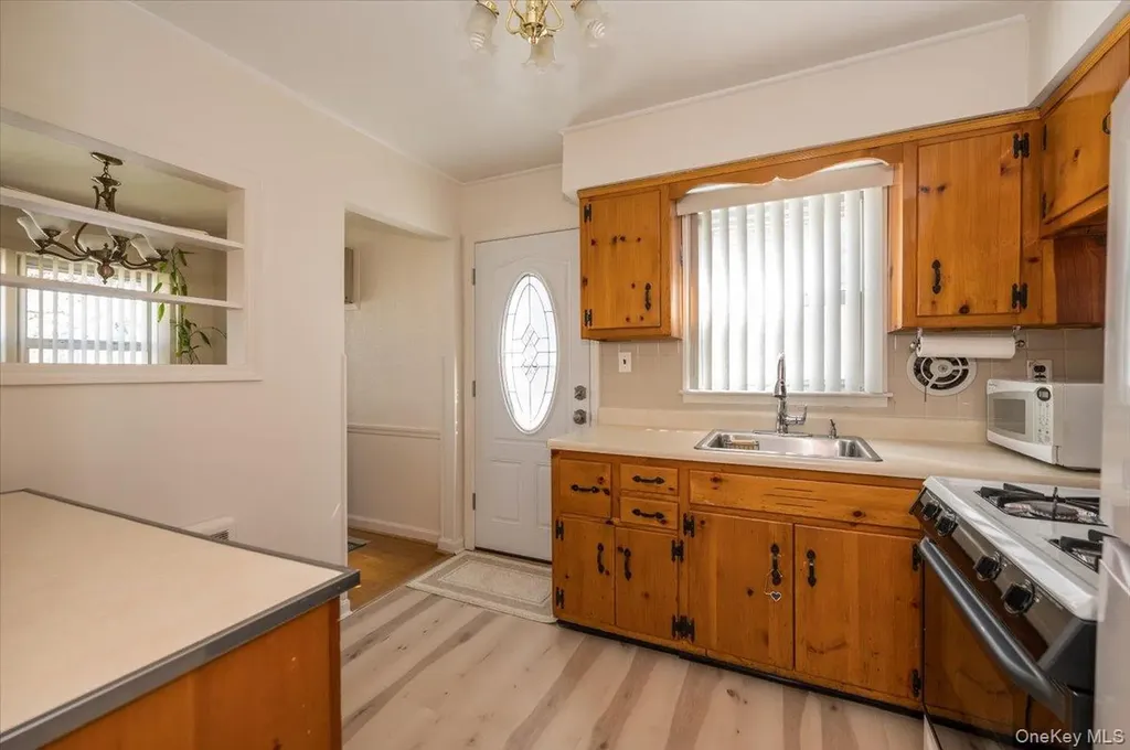 451 Nassau Boulevard Williston Park NY 11596