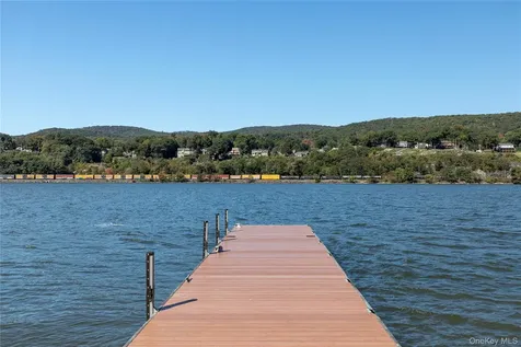 32 Hudson River Lane Garrison NY 10524