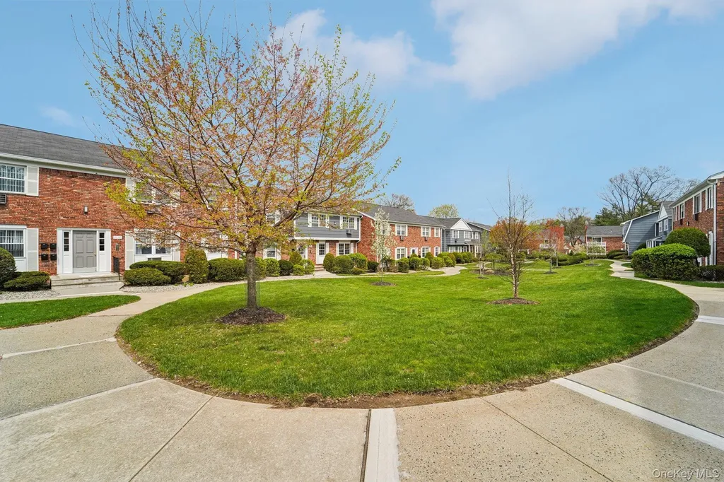 103 Doxbury Lane Suffern NY 10901