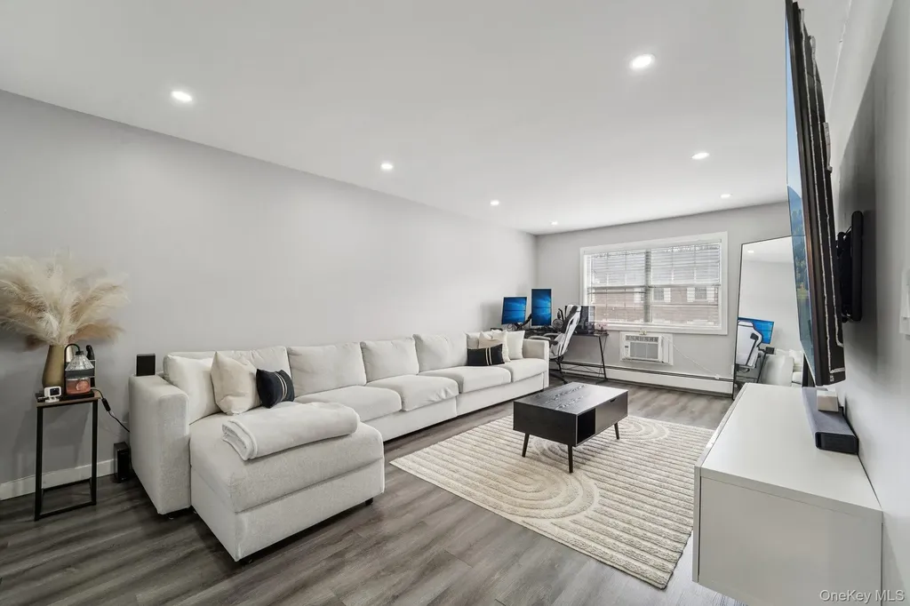 103 Doxbury Lane Suffern NY 10901