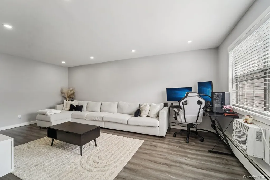 103 Doxbury Lane Suffern NY 10901