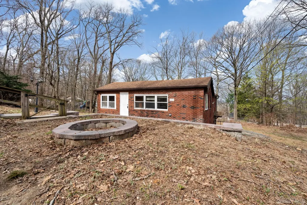 4 Woodland Circle N Monroe NY 10950