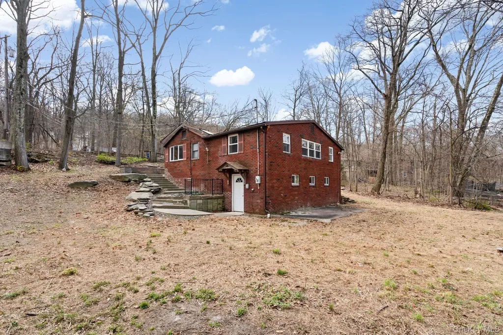 4 Woodland Circle N Monroe NY 10950
