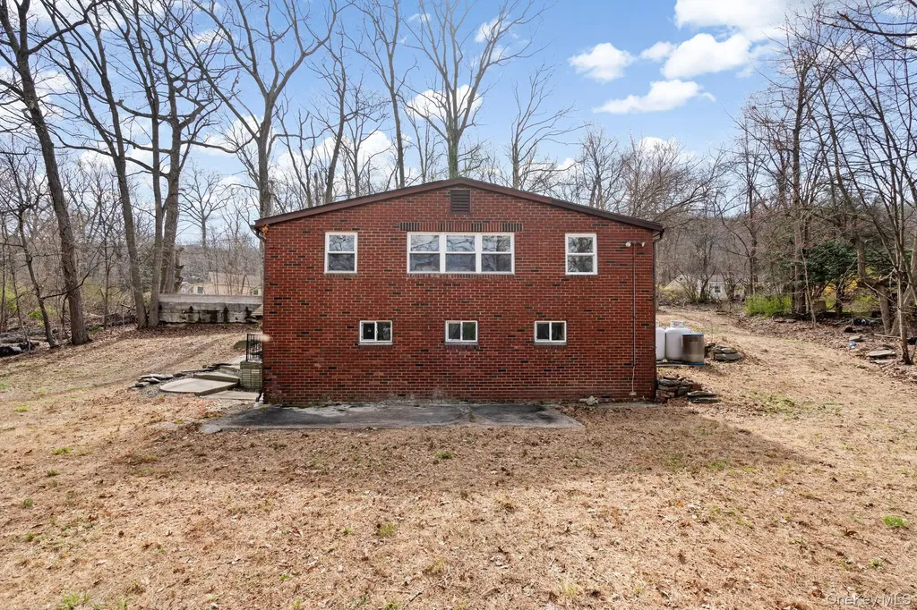 4 Woodland Circle N Monroe NY 10950