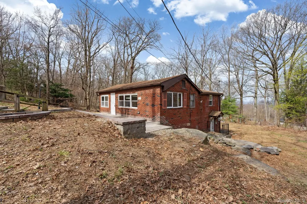 4 Woodland Circle N Monroe NY 10950
