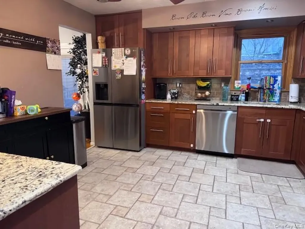 11 Creekview Thiells NY 10984