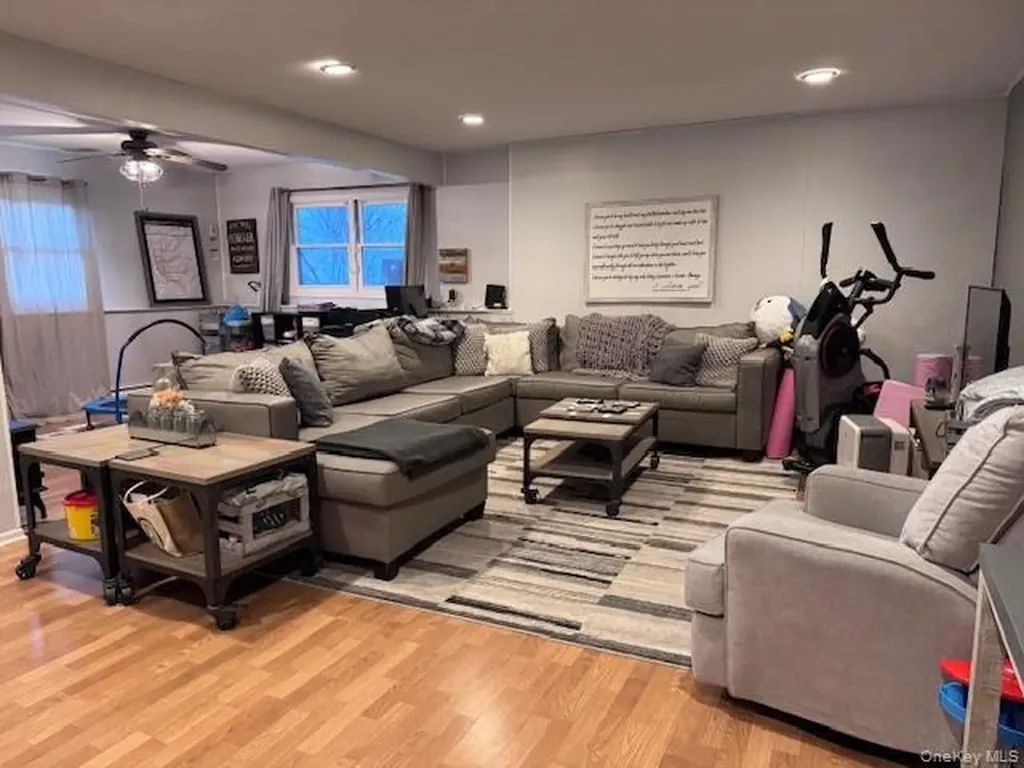 11 Creekview Thiells NY 10984