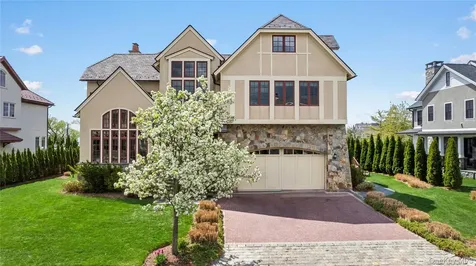 7 Brittany Lane New Rochelle NY 10805