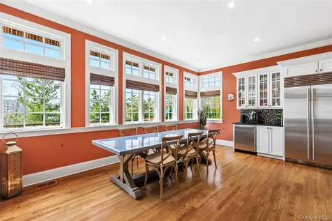 7 Brittany Lane New Rochelle NY 10805