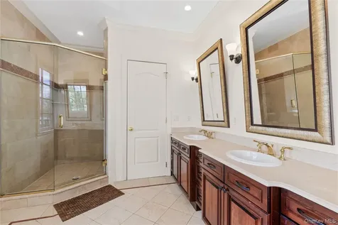 7 Brittany Lane New Rochelle NY 10805
