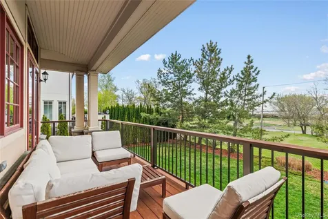 7 Brittany Lane New Rochelle NY 10805