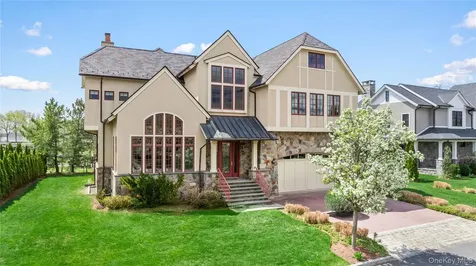 7 Brittany Lane New Rochelle NY 10805