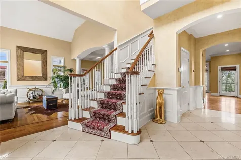 7 Brittany Lane New Rochelle NY 10805