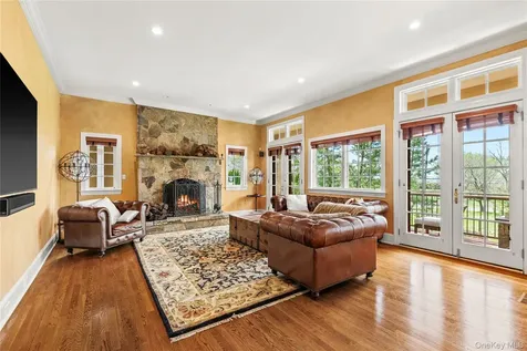 7 Brittany Lane New Rochelle NY 10805
