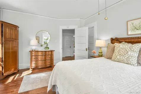 210 Beach Avenue Mamaroneck NY 10543