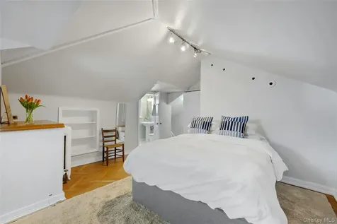 5 Witherbee Avenue Pelham NY 10803