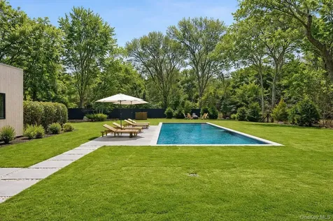 32 School Street East Hampton NY 11937