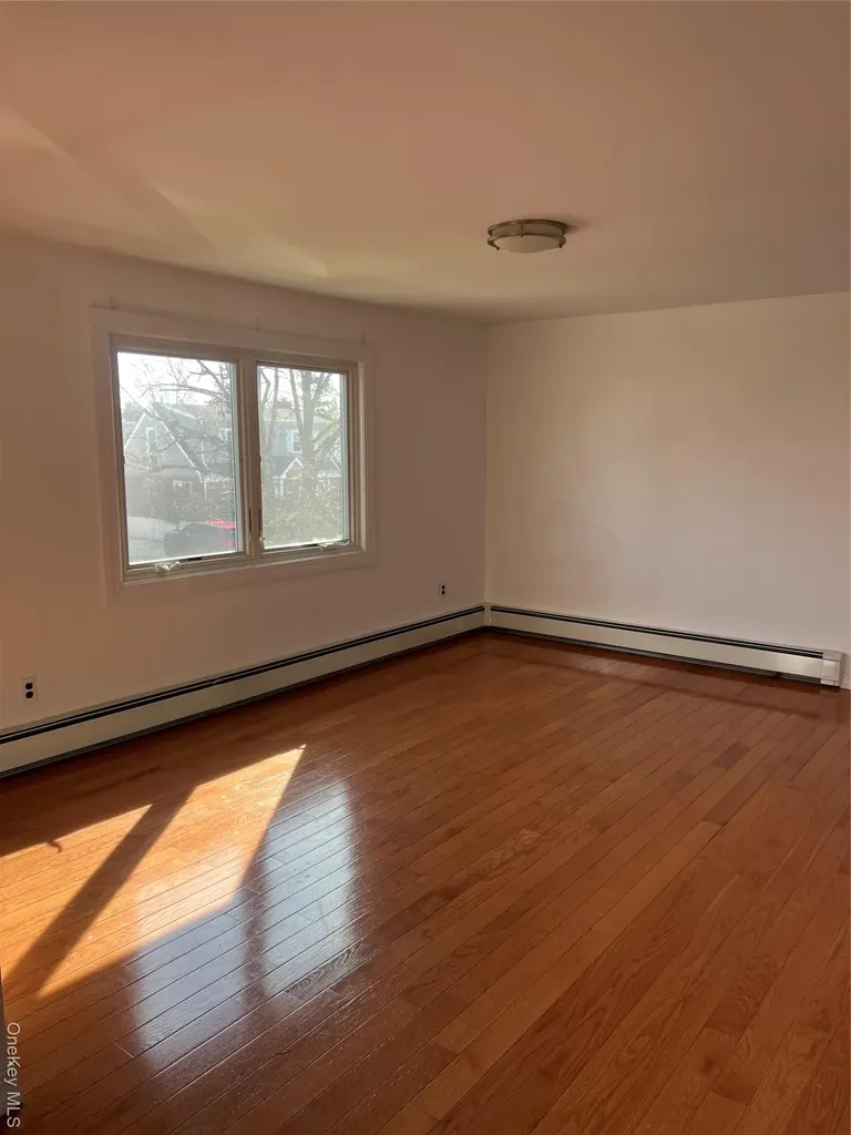 1016 Oaks Drive Franklin Square NY 11010