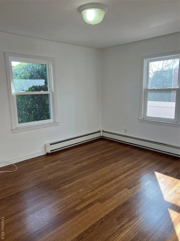 1016 Oaks Drive Franklin Square NY 11010