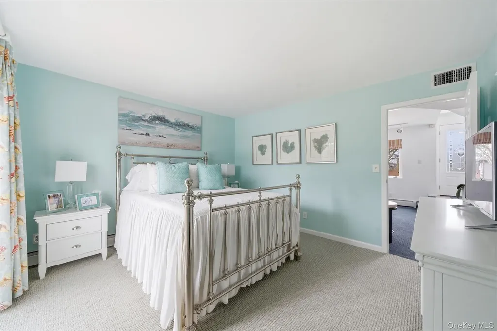 233 Arthur Street Freeport NY 11520