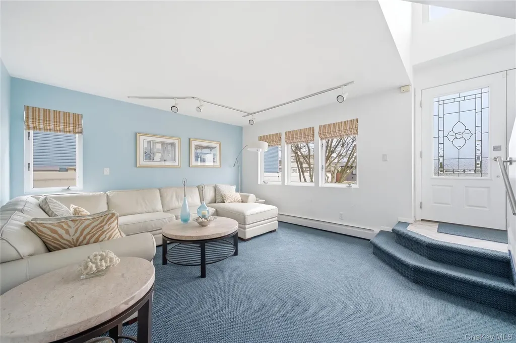 233 Arthur Street Freeport NY 11520