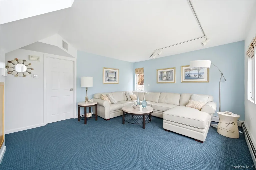 233 Arthur Street Freeport NY 11520