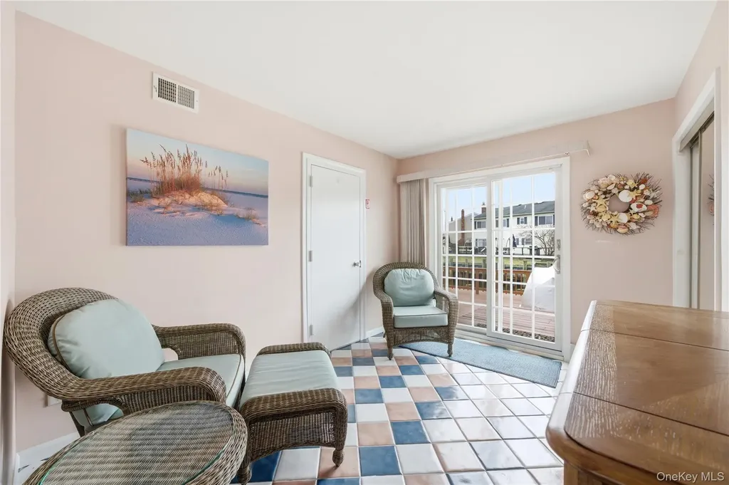 233 Arthur Street Freeport NY 11520