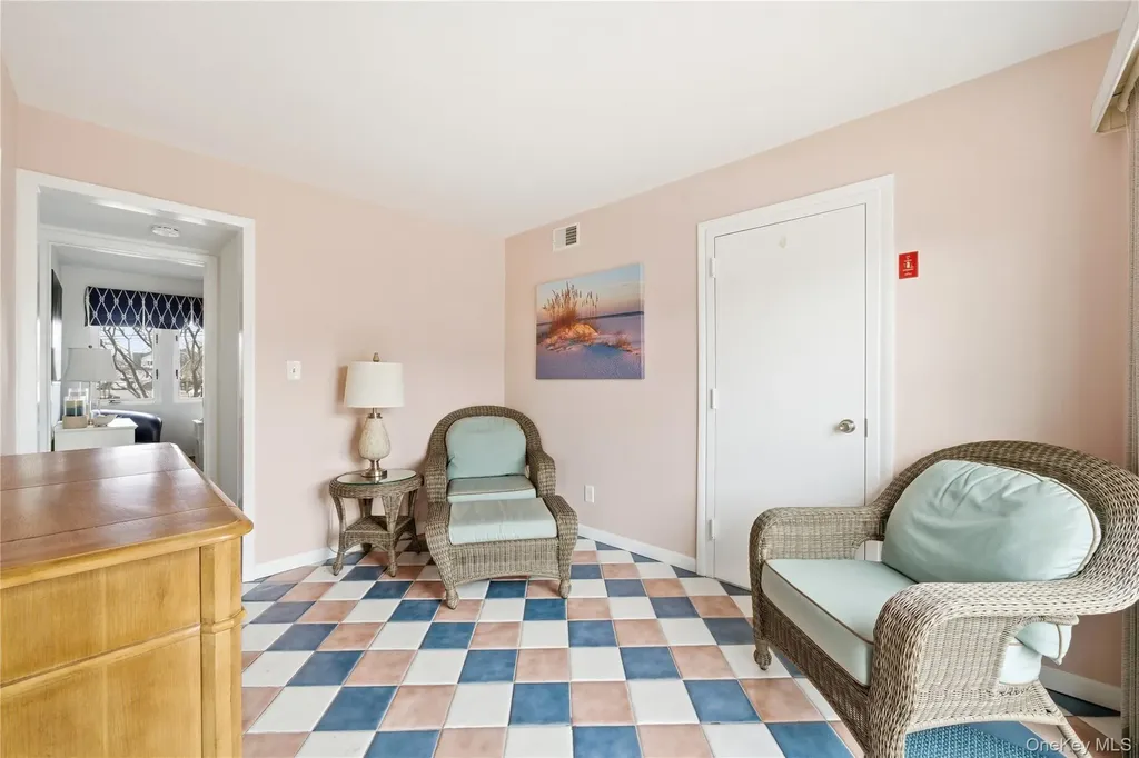 233 Arthur Street Freeport NY 11520