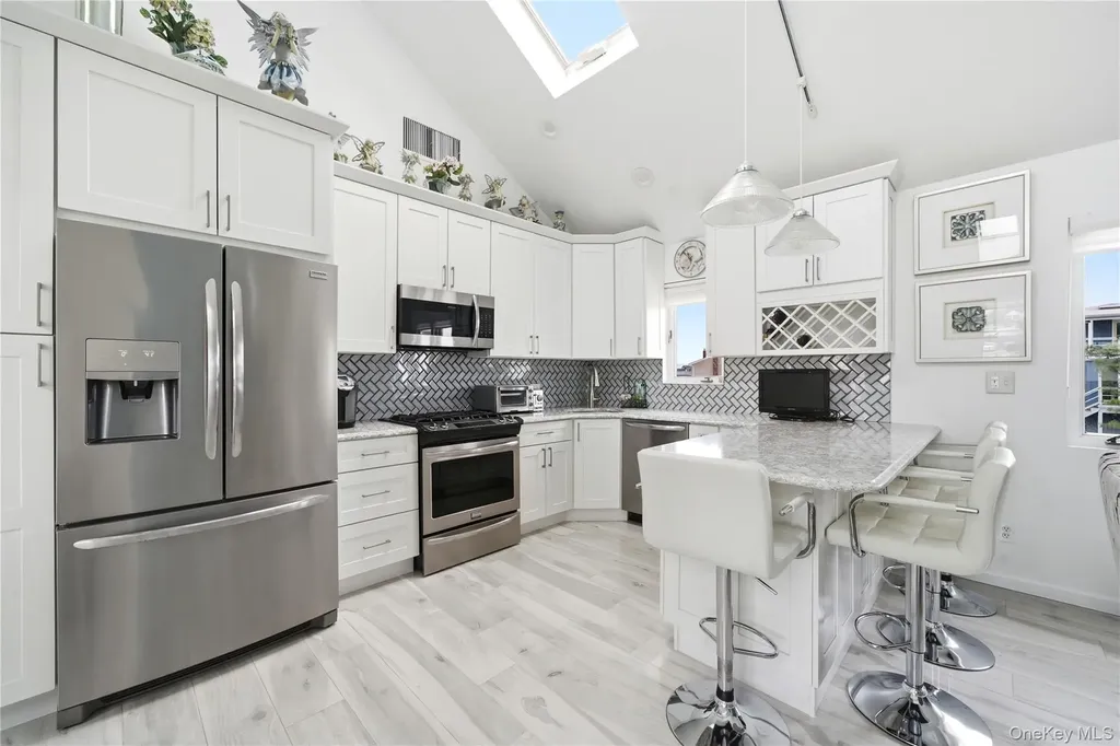 233 Arthur Street Freeport NY 11520
