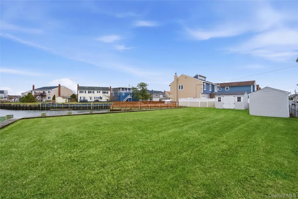 233 Arthur Street Freeport NY 11520