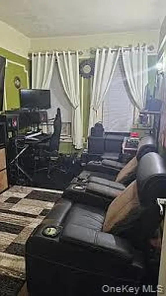 487 E 93rd Street Brooklyn NY 11212
