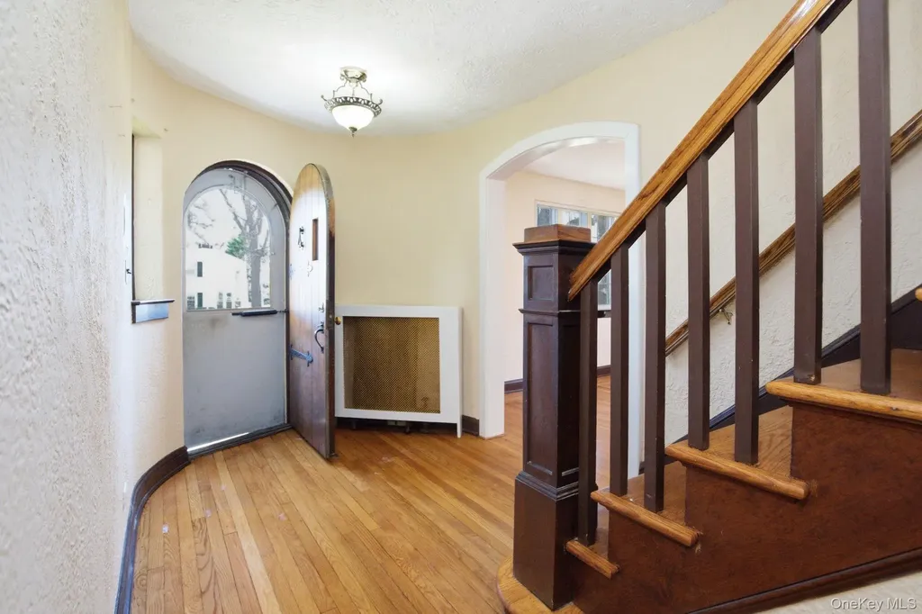 5 Seymour Place White Plains NY 10605
