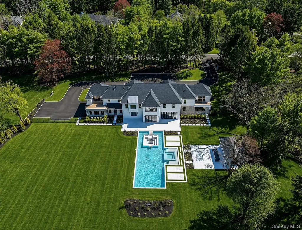 30 Evans Drive Brookville NY 11545