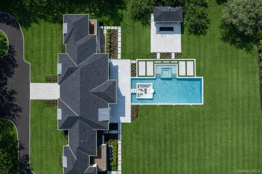 30 Evans Drive Brookville NY 11545