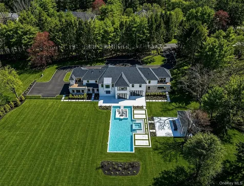 30 Evans Drive Brookville NY 11545