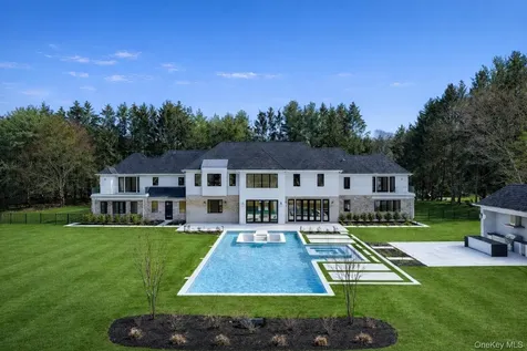 30 Evans Drive Brookville NY 11545