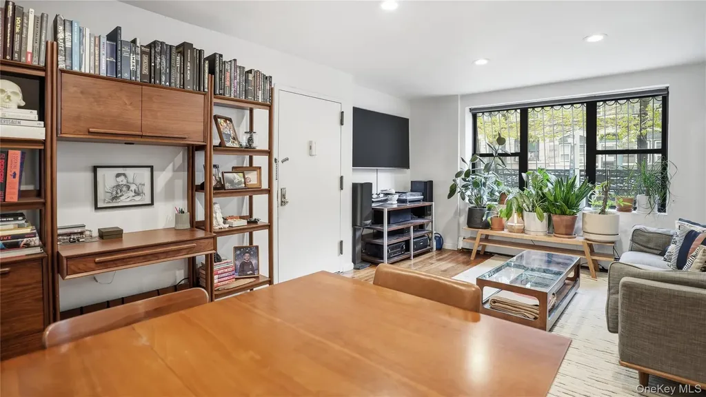 253 Cornelia Street Brooklyn NY 11221