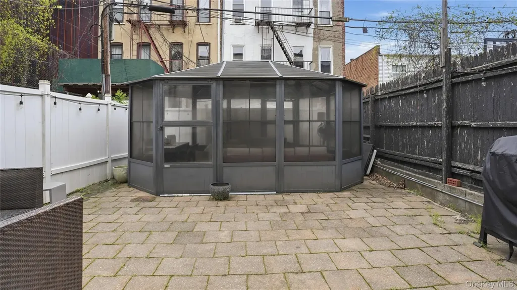 253 Cornelia Street Brooklyn NY 11221