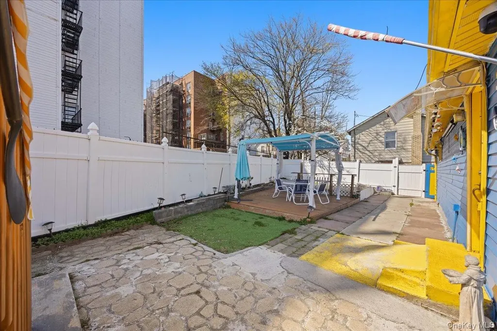 57 Pennyfield Camp Bronx NY 10465