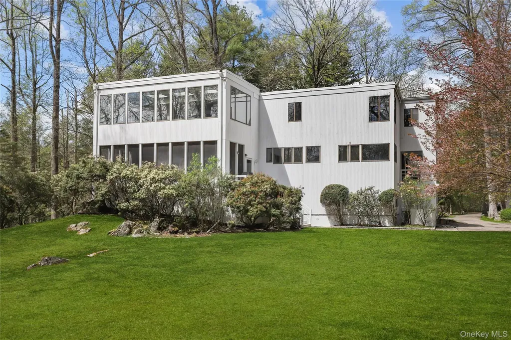 52 Whippoorwill Lake Road Chappaqua NY 10514