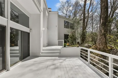 52 Whippoorwill Lake Road Chappaqua NY 10514