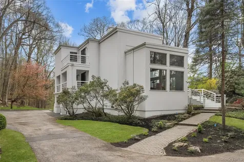 52 Whippoorwill Lake Road Chappaqua NY 10514