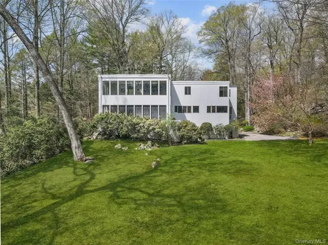52 Whippoorwill Lake Road Chappaqua NY 10514