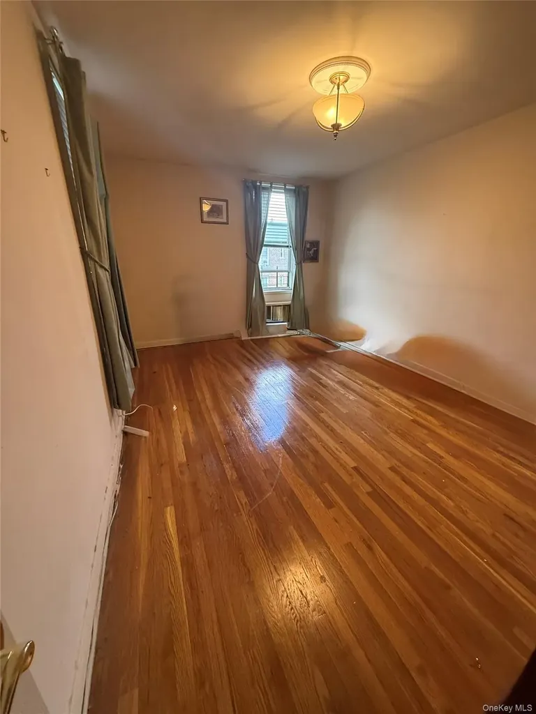 1425 Thieriot Avenue Bronx NY 10460