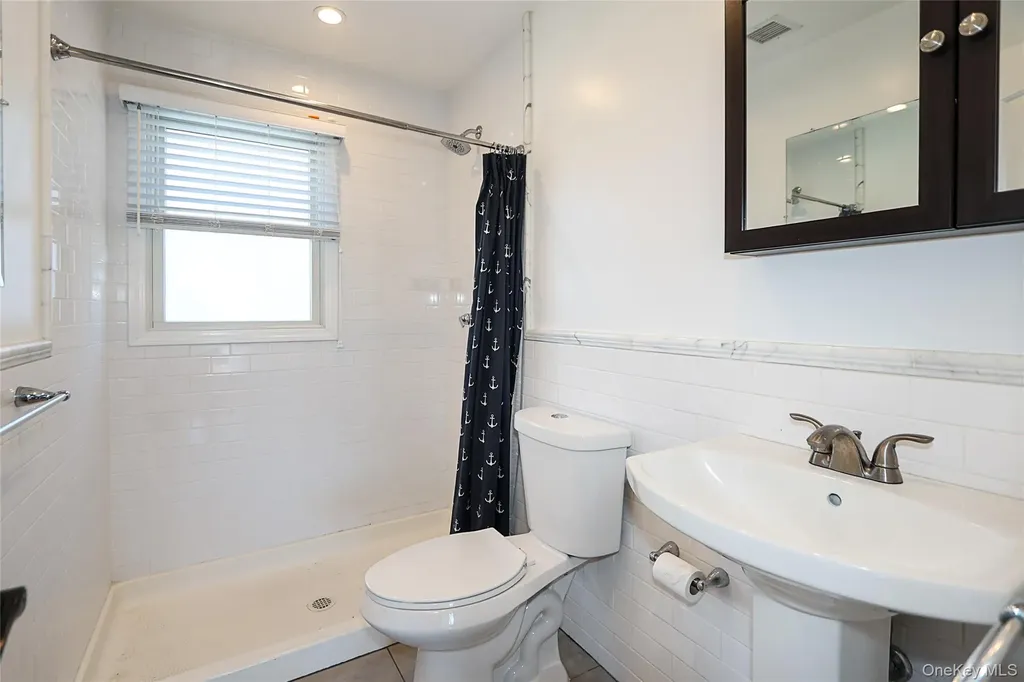 489 Emory Road Mineola NY 11501