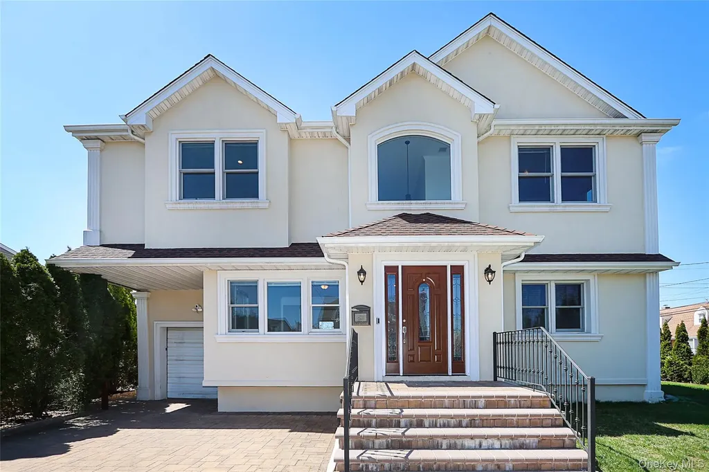 489 Emory Road Mineola NY 11501