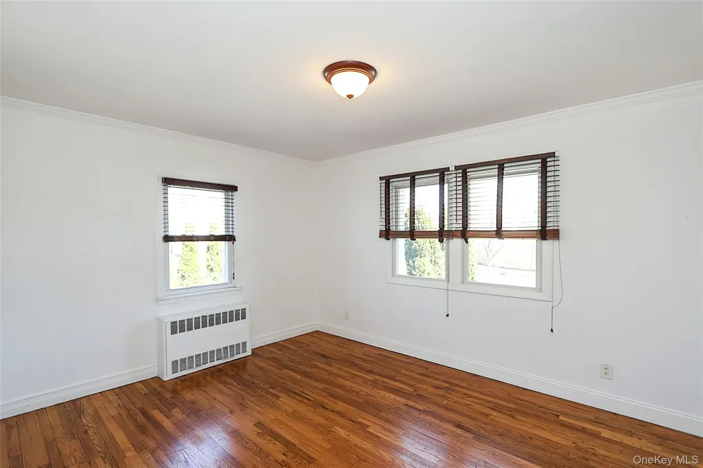 489 Emory Road Mineola NY 11501