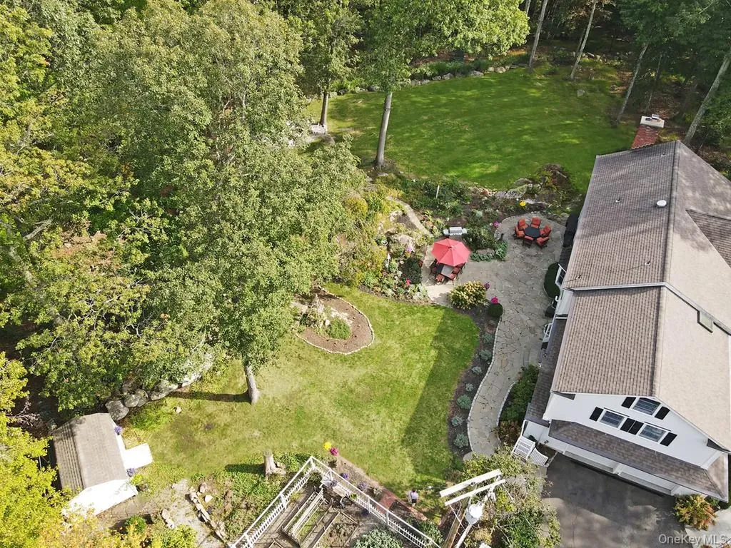 33 Peters Lane Pound Ridge NY 10576