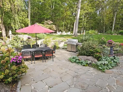 33 Peters Lane Pound Ridge NY 10576